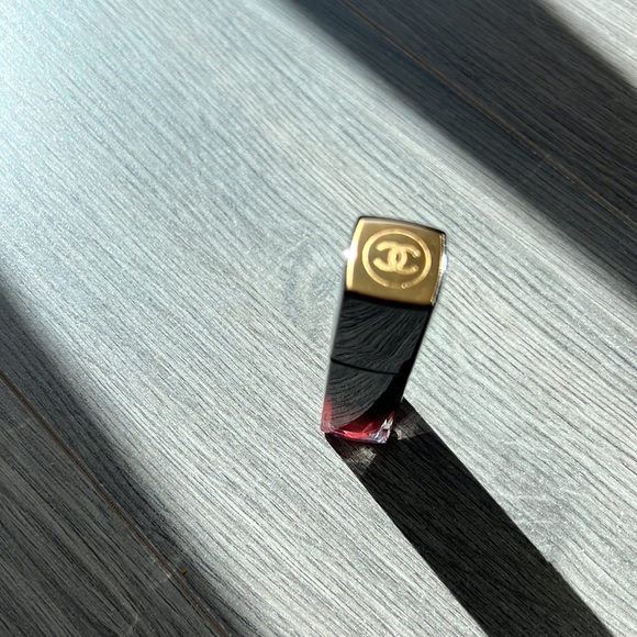 Chanel ultrawear shine liquid lip colour 72 Iconique - Picture 2 of 2